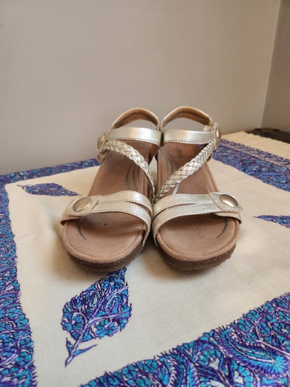Aetrex Gold Wedge Velcro Strap Sandal EU 38